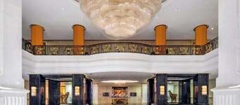 La Palazzo Hotel
