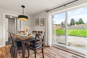 Dining - Cozy North Seattle Rambler with Spacious Yard (Seattle)