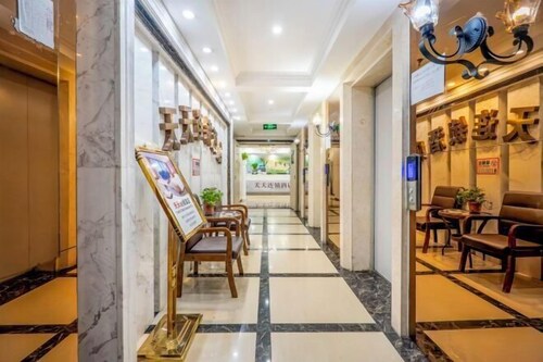 Tiantian Chain Hotel Chongqing Xinan Hospital