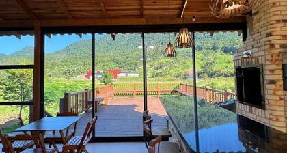 Complete chalet for family accommodation, close to the Park and Pico da Malwee