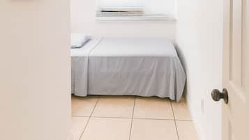 Basic Single Room | Free WiFi