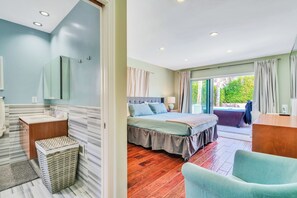 3 bedrooms, desk, iron/ironing board, free WiFi