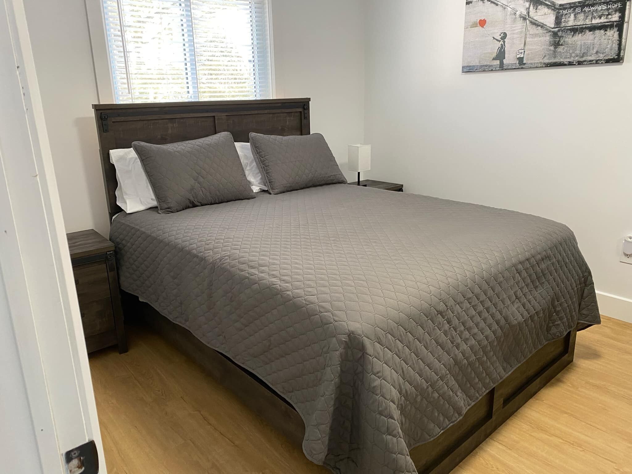 2 habitaciones, tabla de planchar con plancha y wifi gratis 