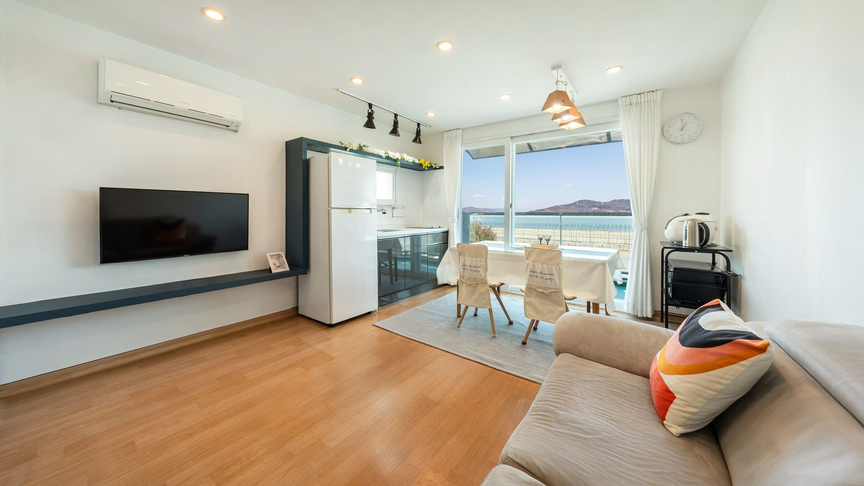 Quarto básico, 2 quartos (sum D(No pets allowed / Private BBQ)) | 1 quarto, Wi-Fi de cortesia