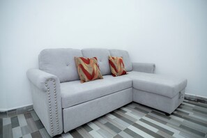 Superior Room with Balcony | Living area - Bona Hostel PP (Phnom Penh)