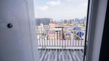 Familienapartment, Balkon, Meerblick | Terrasse/Patio