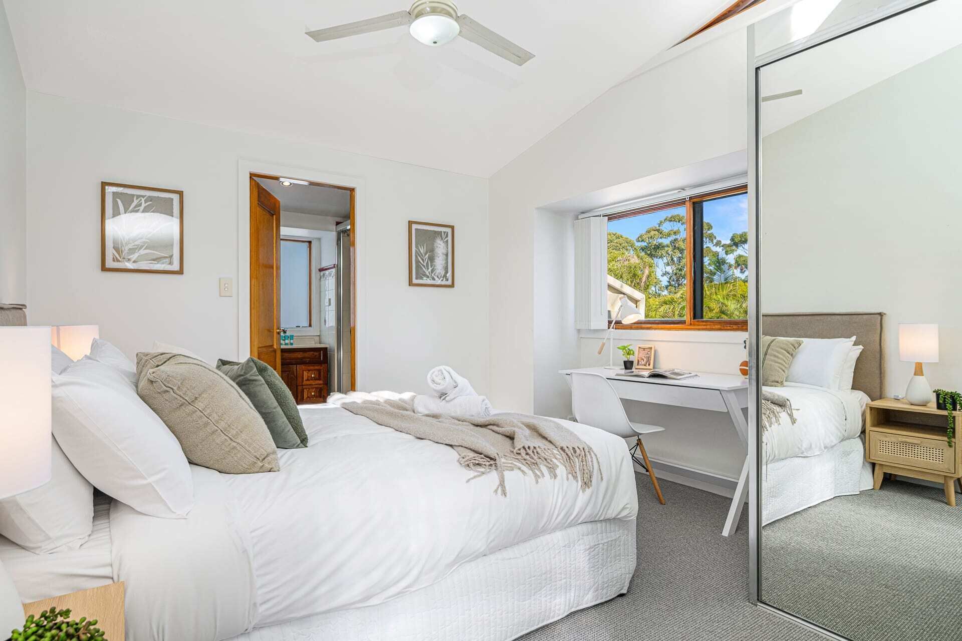 5 bedrooms, desk, iron/ironing board, WiFi