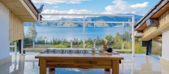 Yingyue Lakeside Inn