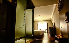 Room - Regal Hotel (Jiamusi Railway Station Department Store) (Jiamusi)