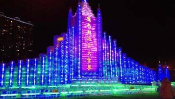 المنشأة من الخارج