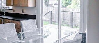 4-bedroom house in fabulous Burlington with AC & Wi-Fi.