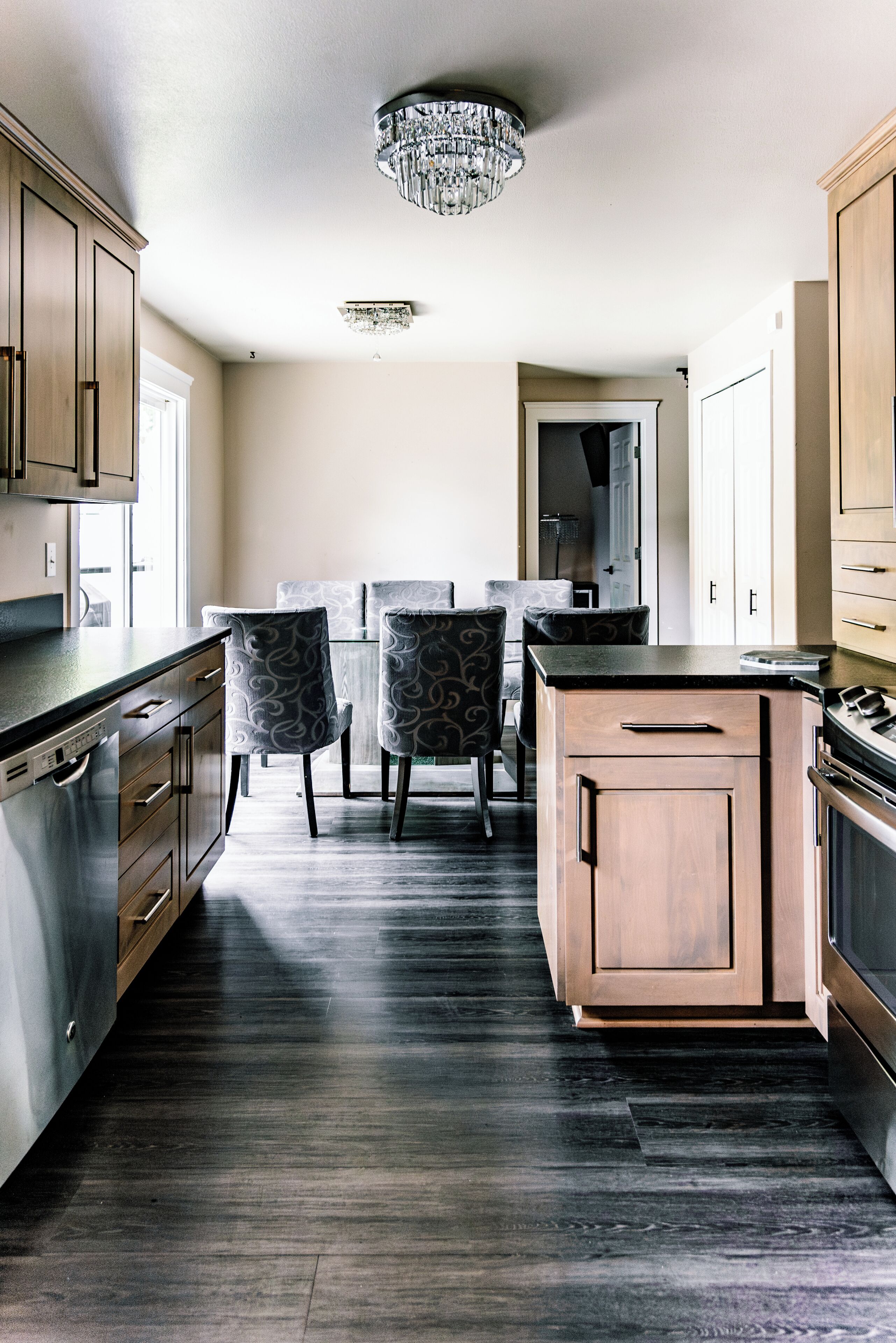 冰箱、微波炉、烤箱、炉灶