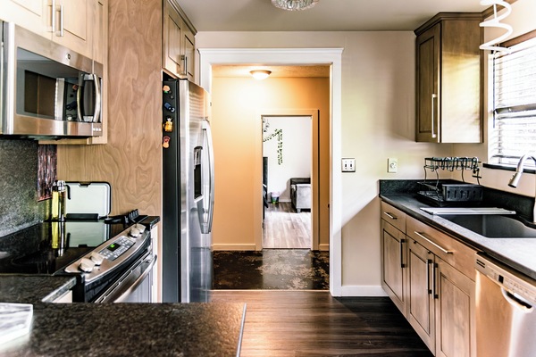 Geladeira, micro-ondas, fogão, cooktop