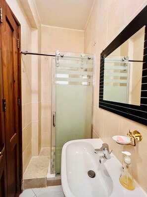 Shower, towels - Inviting 1-Bed Apartment in Hurgada (Hurgada)