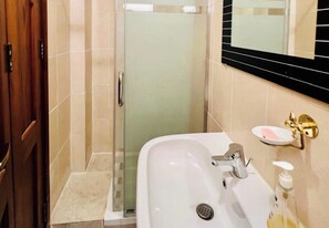 Shower, towels - Inviting 1-Bed Apartment in Hurgada (Hurgada)