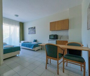 Apartment, Balcony | Living area