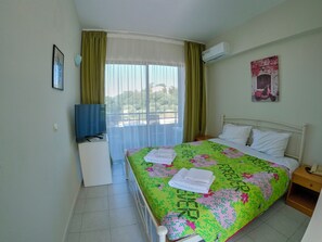 Dobbeltrom – classic, balkong | Skrivebord, blendingsgardiner og wi-fi (inkludert)