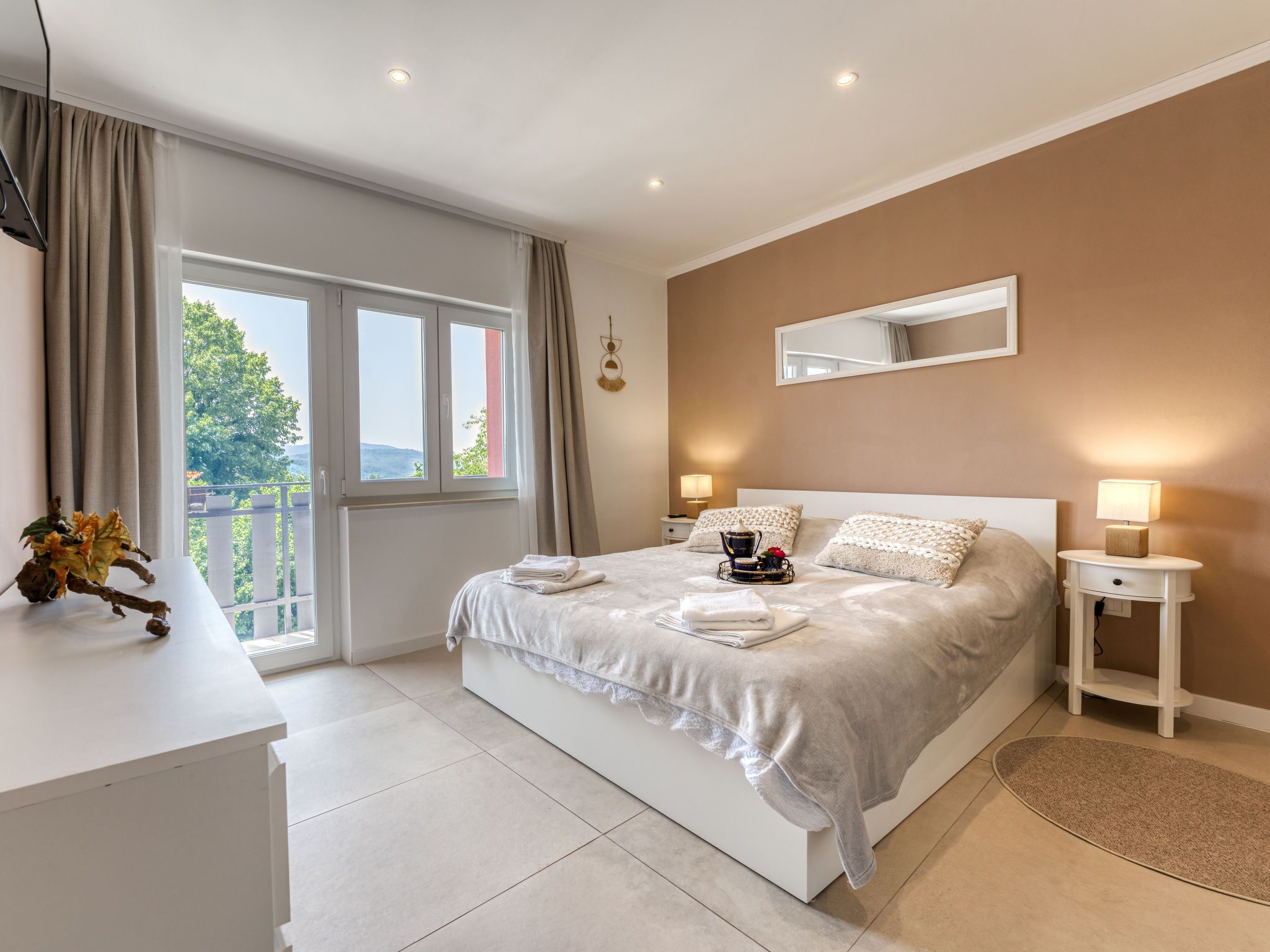 3 bedrooms, Internet