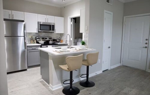 Chic 1-bedroom apartment with WiFi, AC in welcoming Magnolia