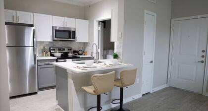 Chic 1-bedroom apartment with WiFi, AC in welcoming Magnolia