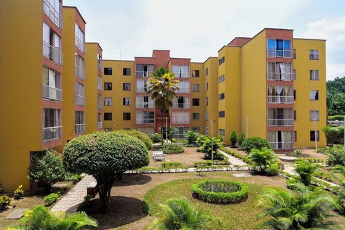 Deluxe Room Cali near Universities, Restaurants, Supermarkets,