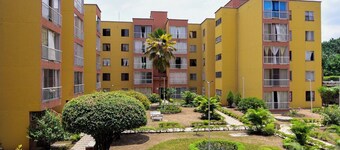 Deluxe Room Cali near Universities, Restaurants, Supermarkets,