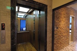 Interior - Nottingham Ocean Castle B&B (Hualien)