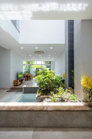 Villa Deluxe, 5 habitaciones, vista a la ciudad | Área de sala de estar