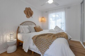 5 bedrooms, desk, iron/ironing board, free WiFi