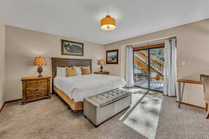 4 habitaciones, escritorio, tabla de planchar con plancha y wifi