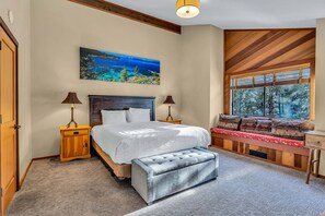 4 bedrooms, desk, iron/ironing board, WiFi