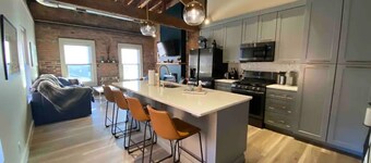 Condo-OTR/Pendleton Art District, Cincinnati - 1 bedroom, free parking, balcony