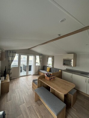 Interior - 3 Bedroom Caravan (Grove 37) on Trecco Bay Holiday Park, Porthcawl (Porthcawl)