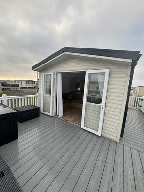 Exterior detail - 3 Bedroom Caravan (Grove 37) on Trecco Bay Holiday Park, Porthcawl (Porthcawl)