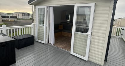 3 Bedroom Caravan (Grove 37) on Trecco Bay Holiday Park, Porthcawl