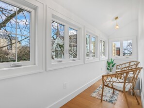 Interior - Old-Portland Charmer in the Alphabet District (Portland)