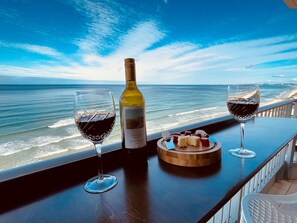 Outdoor dining - Beachfront 2BR Stunning Views Balcony Heated Pool (Main Beach)