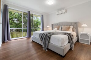 4 Schlafzimmer, Bügeleisen/Bügelbrett, WLAN, Bettwäsche