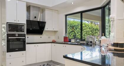 4BSpacious Cozy Family Entertained home @Parkinson