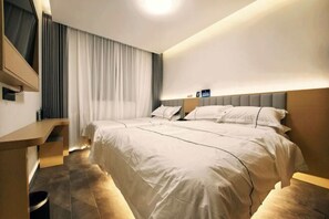 Room - Beijing Thunder Dragon Hotel (Beijing North Railway Station Jishuitan Subway Station) (Beijing)