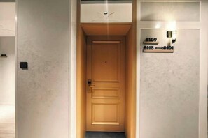 Interior - Beijing Thunder Dragon Hotel (Beijing North Railway Station Jishuitan Subway Station) (Beijing)