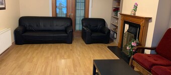 Room-king Bed With Shared Bath