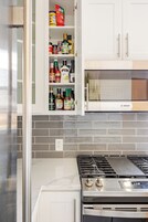 House, Pets Allowed | Private kitchen