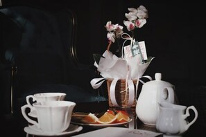 Petit déjeuner servi en supplément