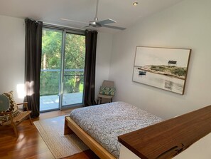 4 makuuhuonetta, silitysrauta/-lauta, Wi-Fi, vuodevaatteet