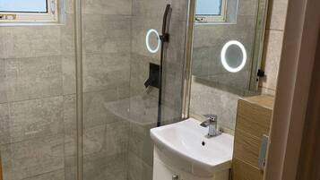 Shared Dormitory, 1 Bedroom | Bathroom