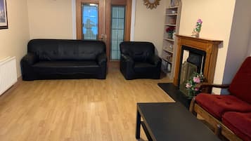 Shared Dormitory, 1 Bedroom | Living room