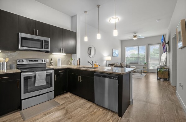 Fridge, microwave, oven, stovetop