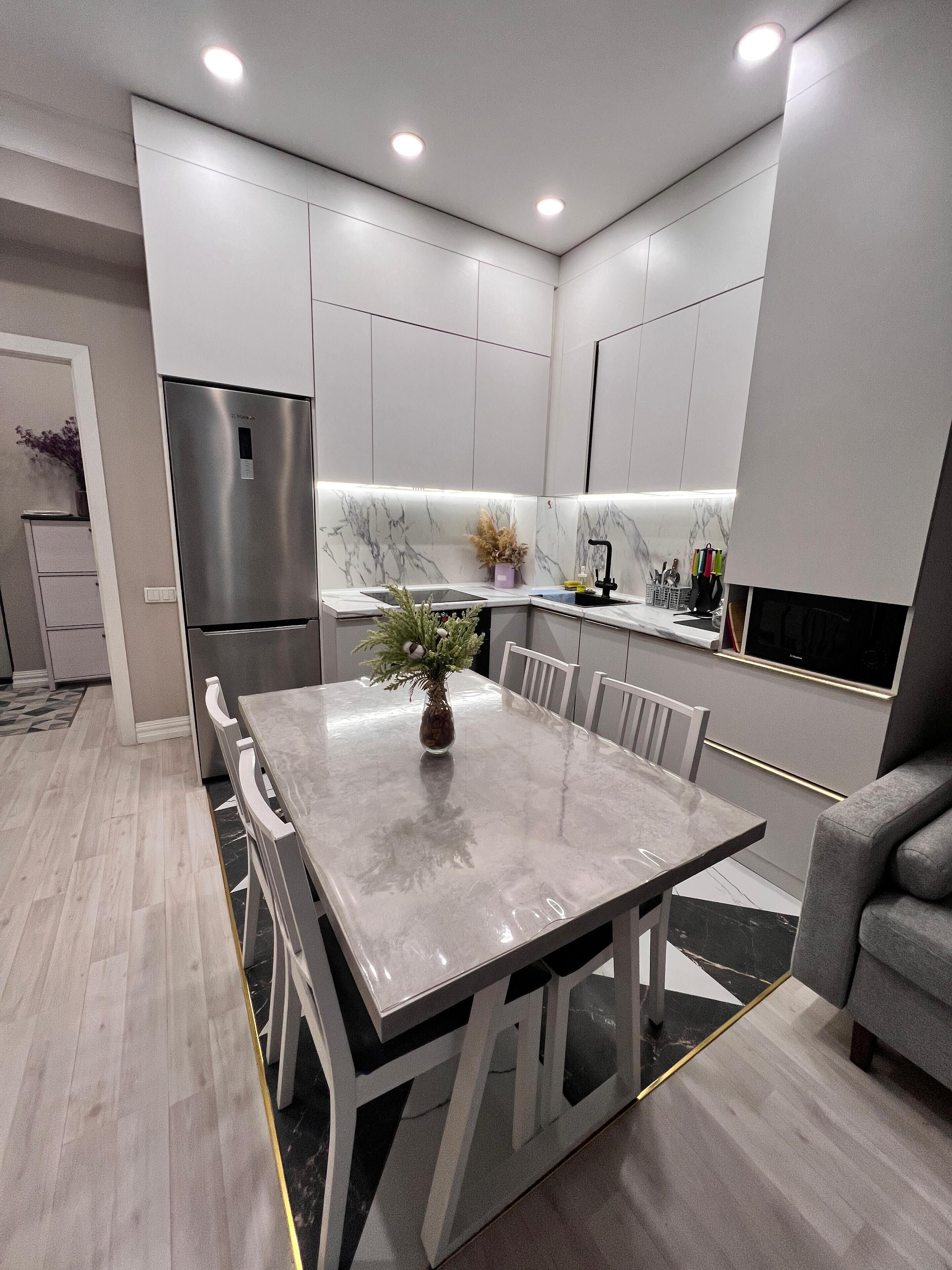 Comfort-Apartment, 1 King-Bett und Schlafsofa, Haustiere gestattet, Blick auf den Innenhof | Eigene Küche