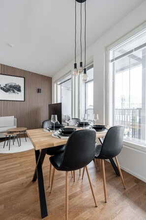 Dining room - Luxurious 1BR Penthouse with Balcony (Tampere)